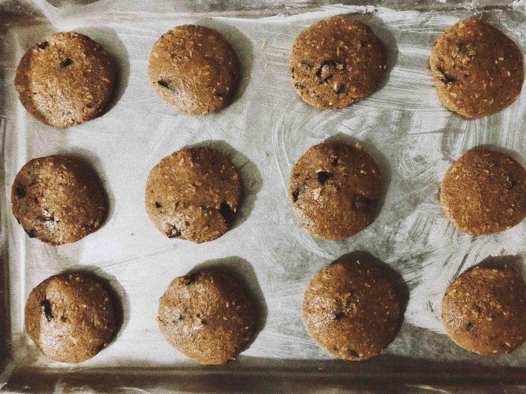ANETTE MORGAN VEGAN HEALTHY WELLNESS LIFESTYLE BLOG VEGAN OATMEAL COOKIES